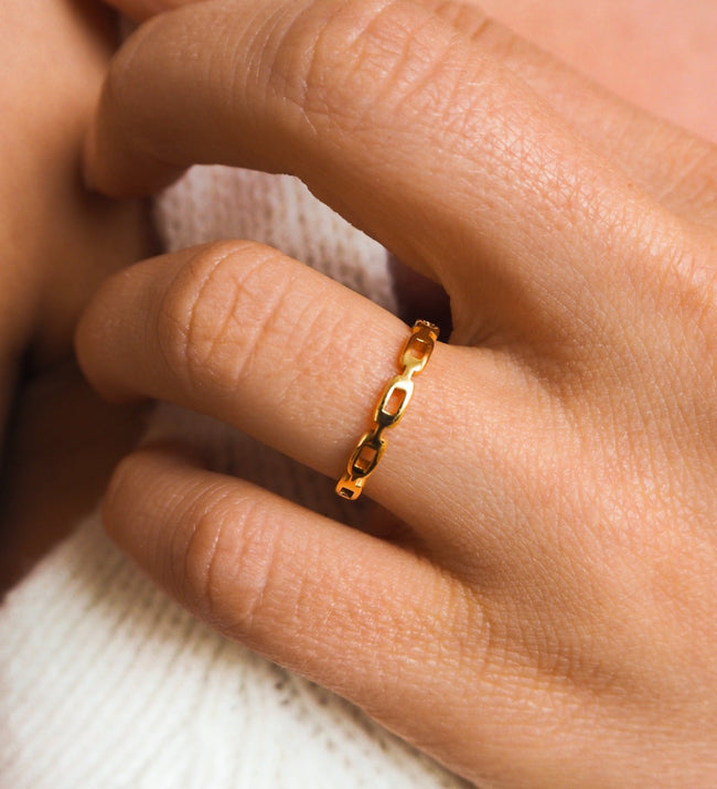 Aria Ring Hover Image