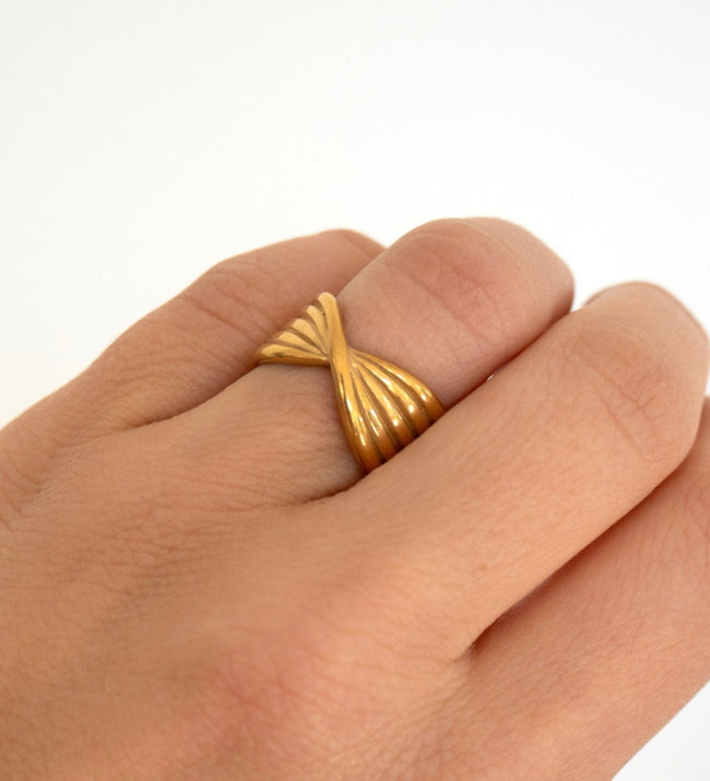Daphne Ring Hover Image