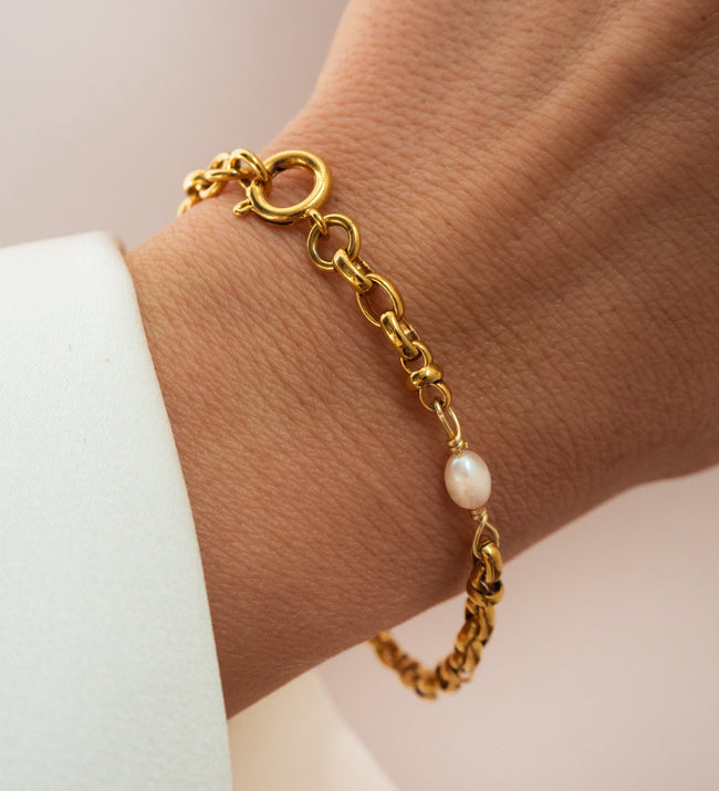 Fiona Bracelet Hover Image