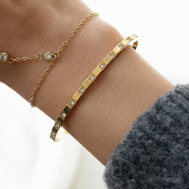 Halo Click Bangle Hover Image