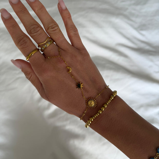Sunny Daze Hand Chain Hover Image