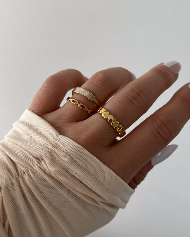 Aria Ring Main Image