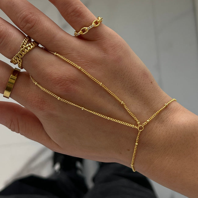 Isla Hand Chain Main Image