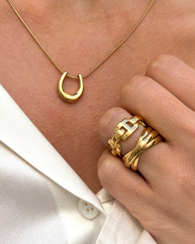 Thea Ring Main Image