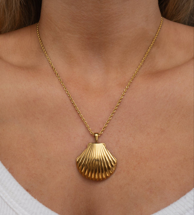 Large Shell Necklace Hover Image