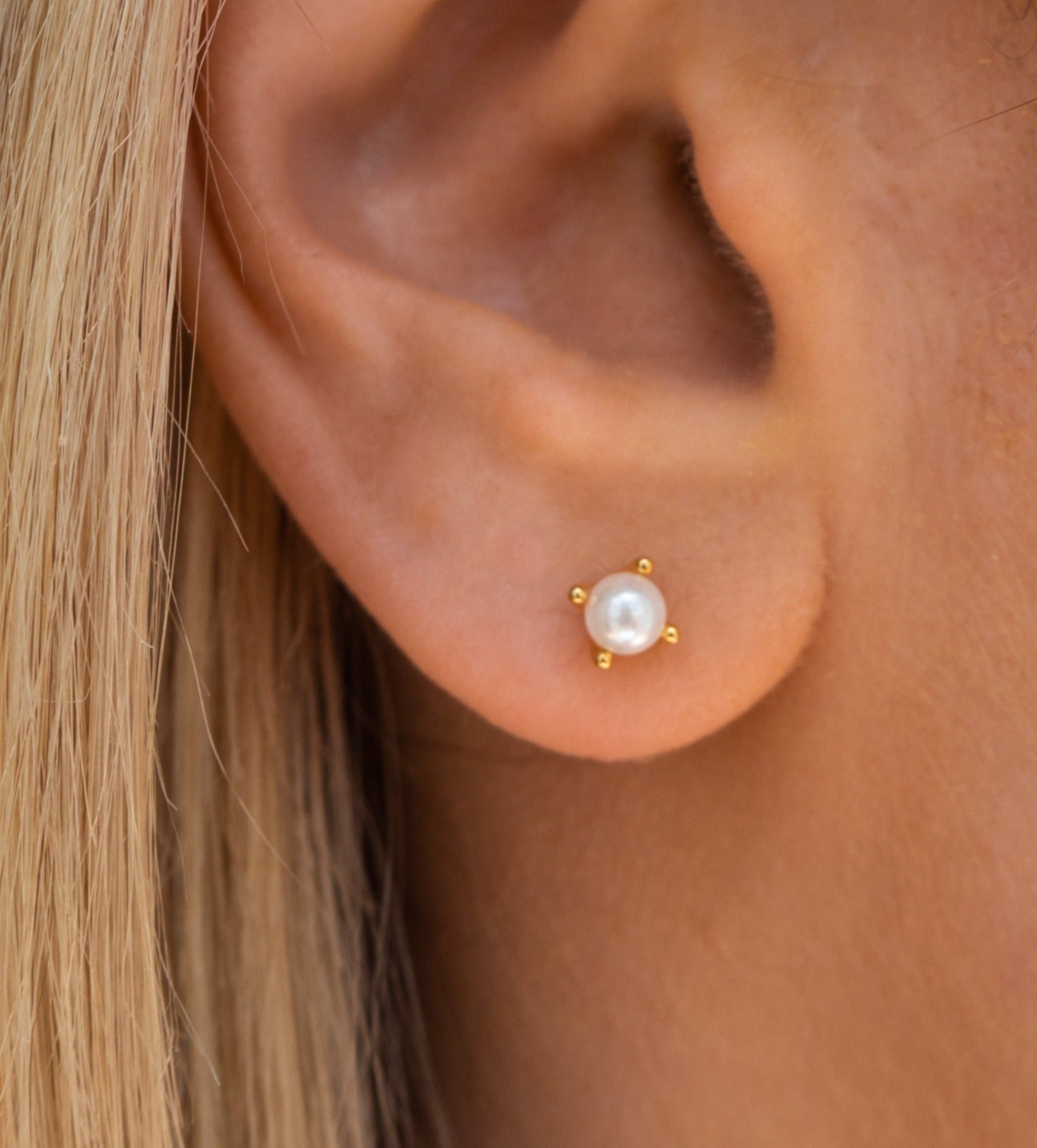 Pearl Studs | Gold