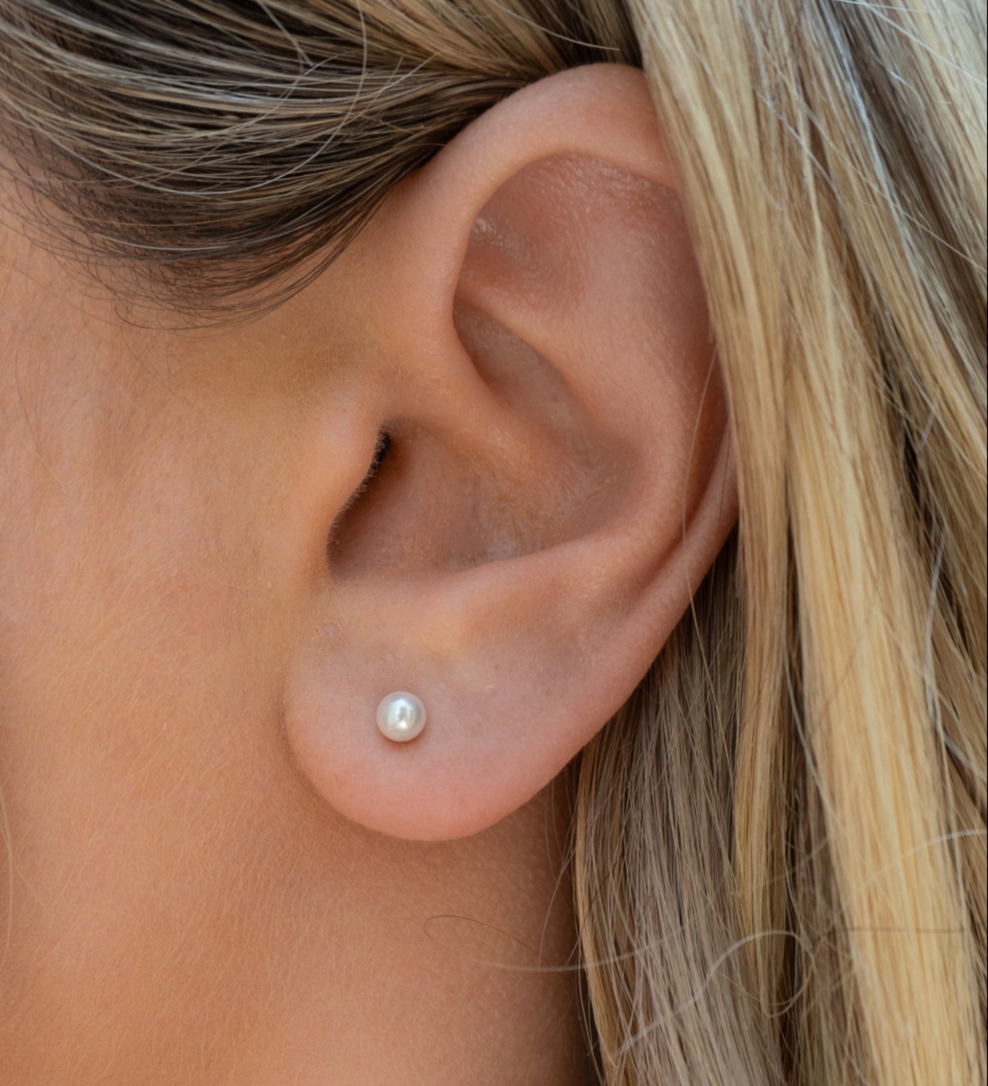 Raelyn Studs | Silver