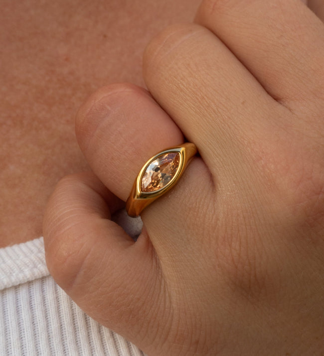 Scottie Ring | Champagne Hover Image