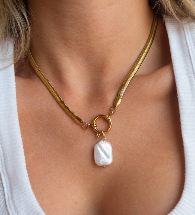 Valencia Necklace Hover Image