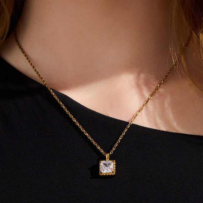 Classy Necklace Main Image