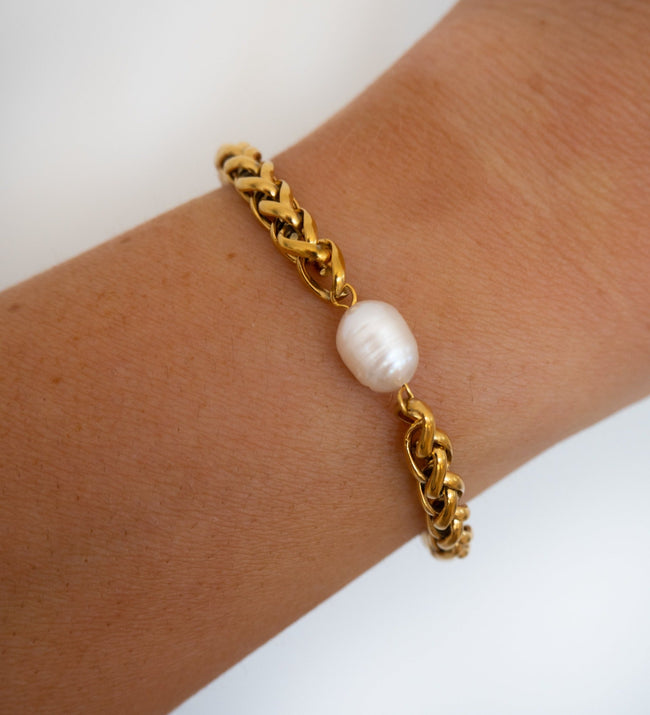 Lilia Bracelet Hover Image