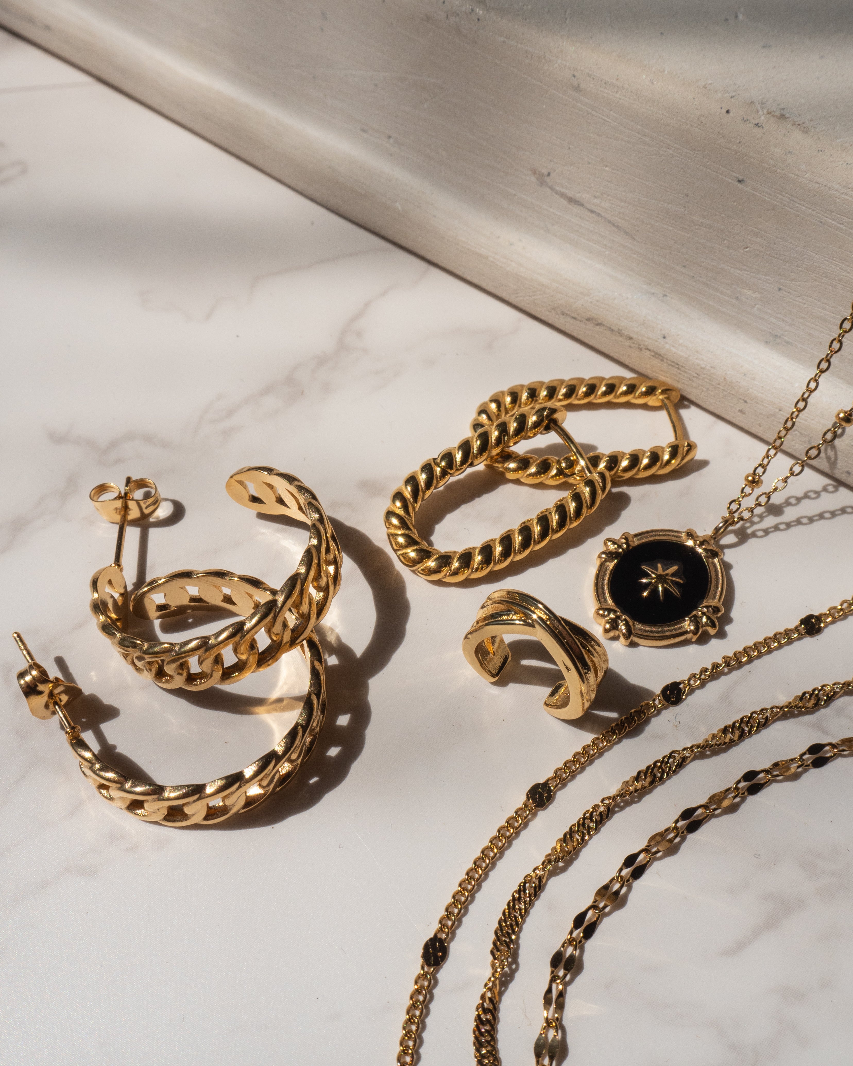 Kira Hoops