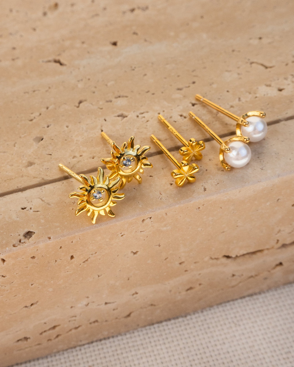 Sun Studs | Gold